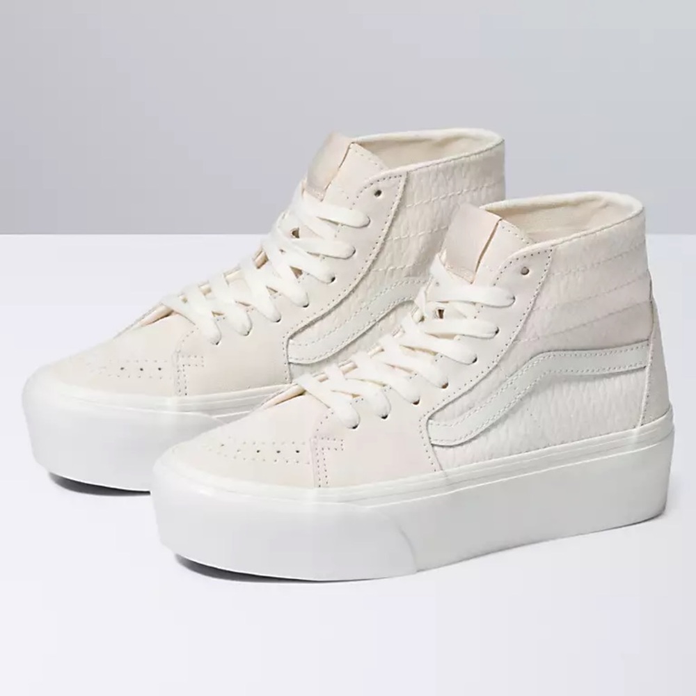 Vans XL Knit Sk8-Hi Tapered Stackform Shoe in Sea Salt size 8 (women)